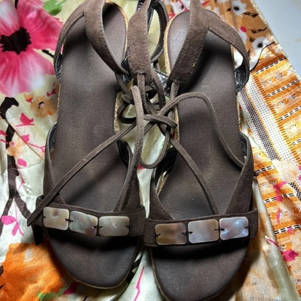 Nine West brown suede espadrille mother of pearl‎ accent open toe lace up 8